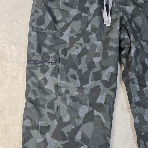 Womens FIGS Yola FREEx Lined Skinny Scrub Pants Bonsai Camo sz Lg - Picture 4 of 12